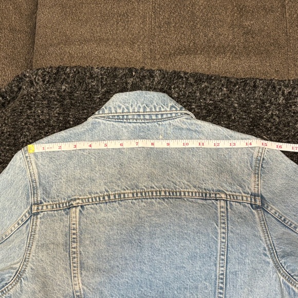 SLVRLAKE Trucker Cropped Distressed Two-Tone
Denim Jacket Washed Valley NWOT - Picture 8 of 15